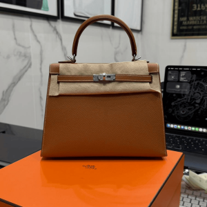 Bolso Hermes Kelly 25 Epsom Gold Nuevo a Estrenar 2025