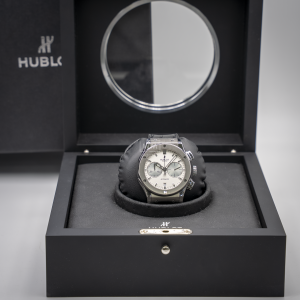 Hublot Clasic Fusion Cronograph 45MM 521.NX.2610.LR Esf Plata Usado 10/2012