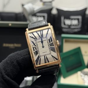 Roger Dubuis Much More M34575 46 MM Oro Rosa Buen Estado