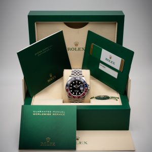 Rolex GMT-MASTER II (Pepsi) 126710BLRO 40 MM 11/2018 Buen Estado