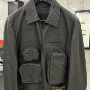 Chaqueta Louis Vuitton Monogram Embossed Cuero Negro 02/2022 Nueva a Estrenar